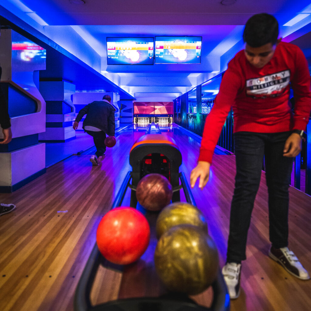 Bowling, billard & laser game